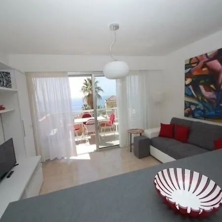 Апартаменты Beau 2pavec Terrasse Vue Mer Et Parking 1 *